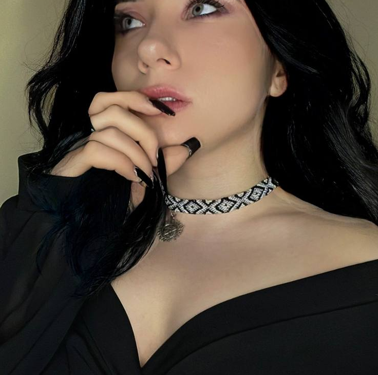 Джулия Рэйвенкрофт