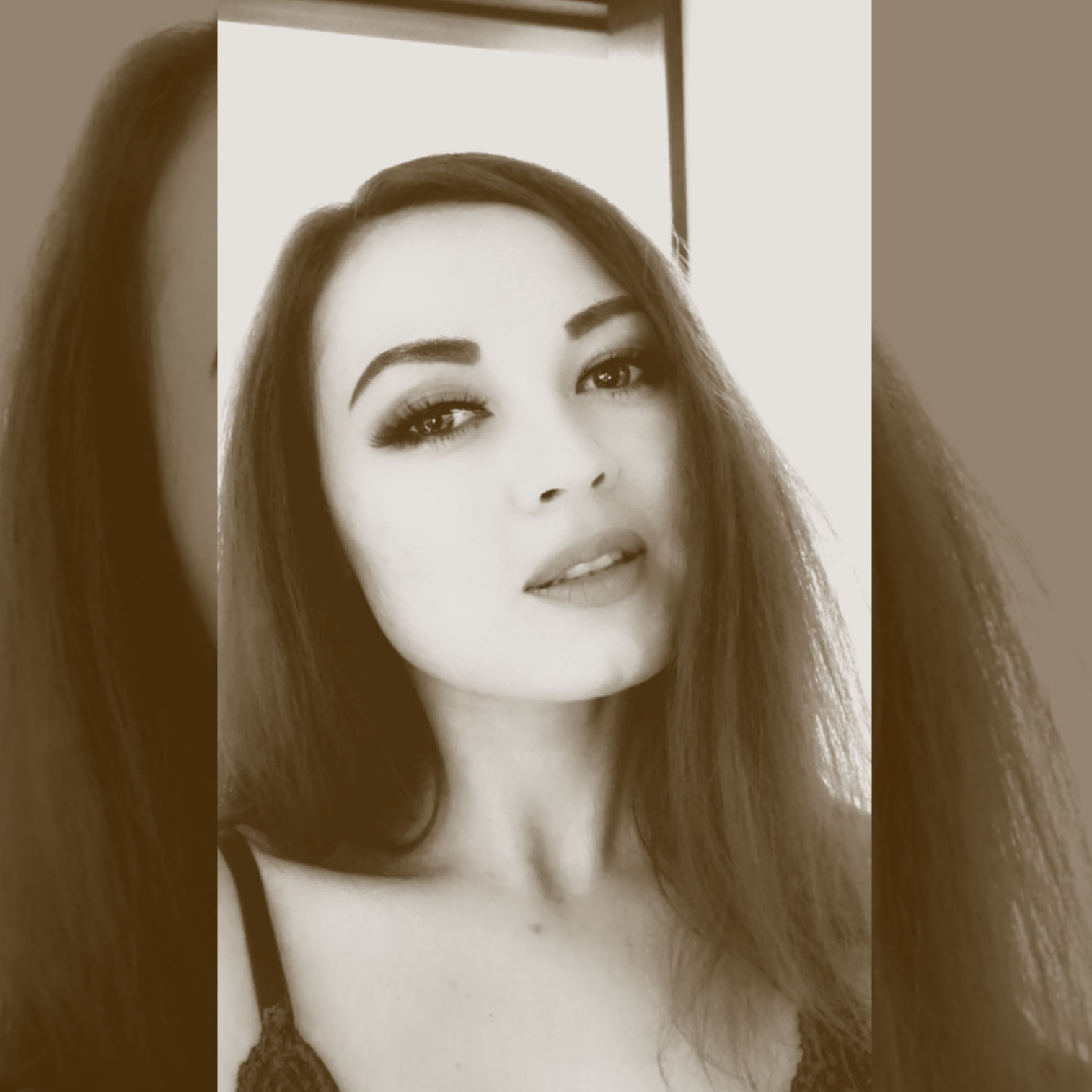 Селена Плай