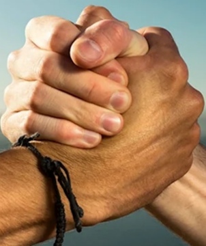 Обложка книги «Жизнь под псевдонимом»